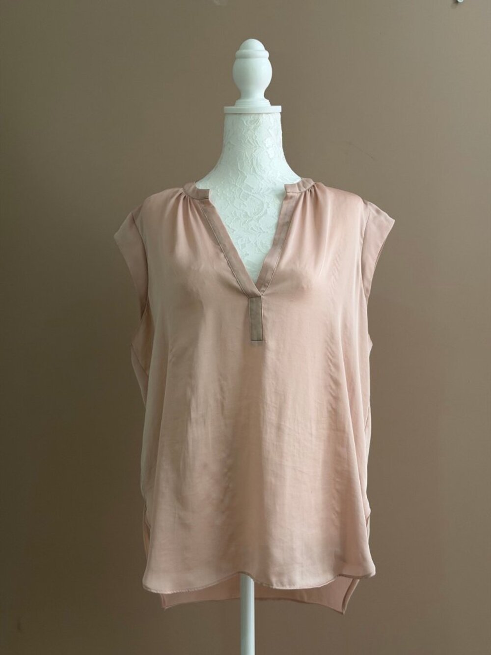 BCBGMAXAZRIA pink satin blouse. Size L.